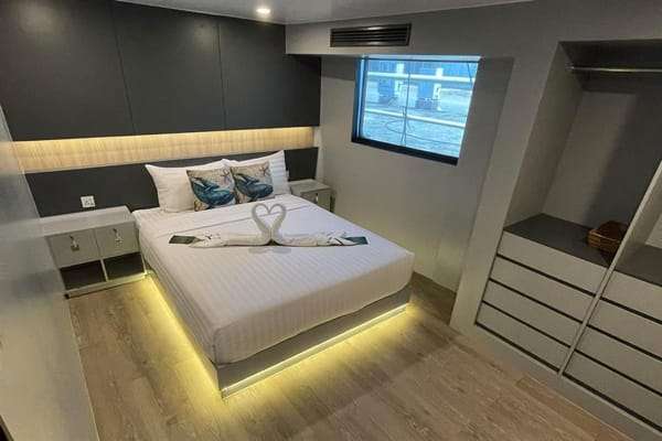 double bed cabin