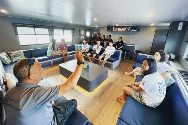 saloon 2