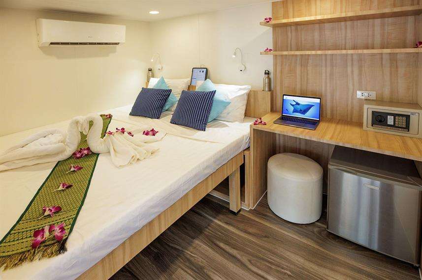master-cabin-king-size-double